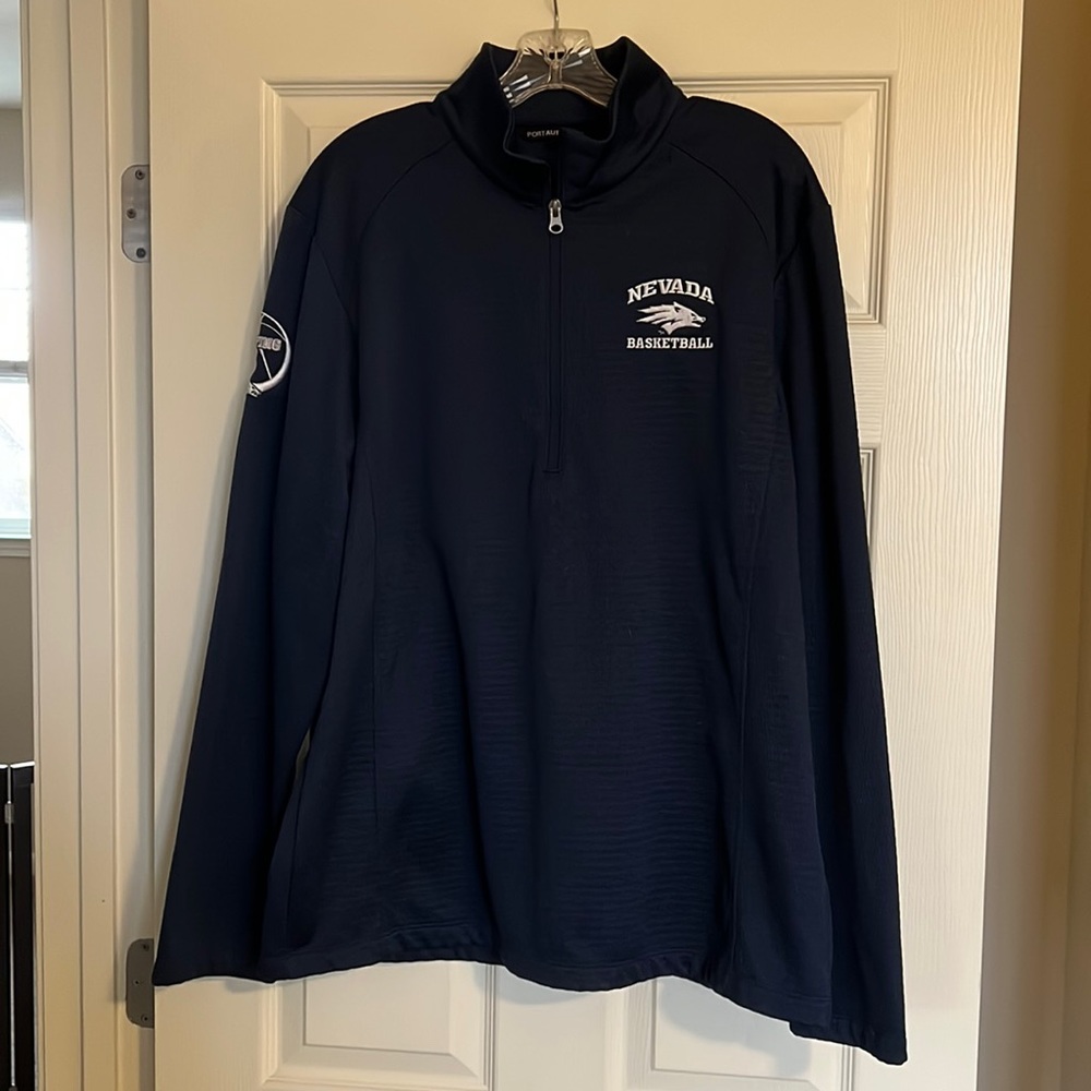 Men’s Nevada Basketball Navy Zip Up Jacket